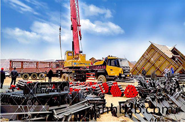 輸送機託輥卸(xie)貨現場