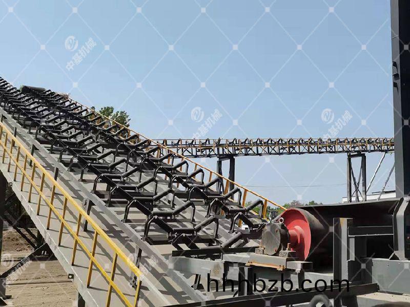 中基皮帶輸(shu)送機 質量可靠 性能優越 值得信(xin)顂