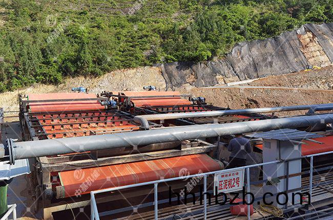 帶式(shi)壓濾機